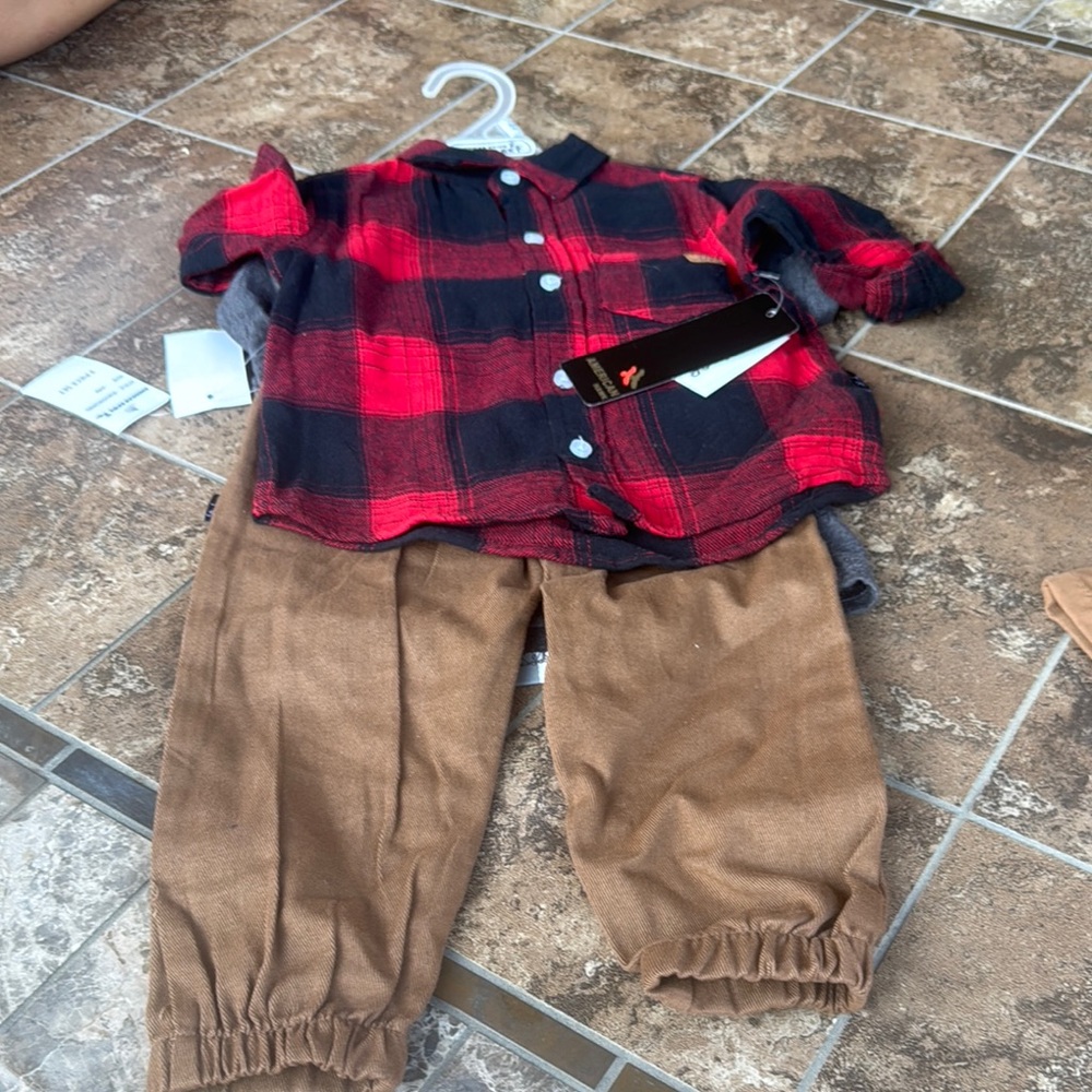 Source Unknown Red and Brown Kids Matching Set